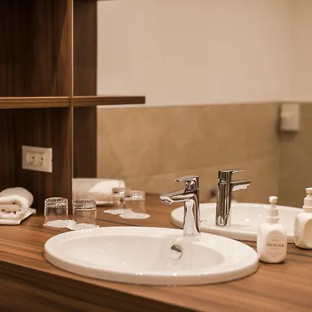 Theresia Hotel
